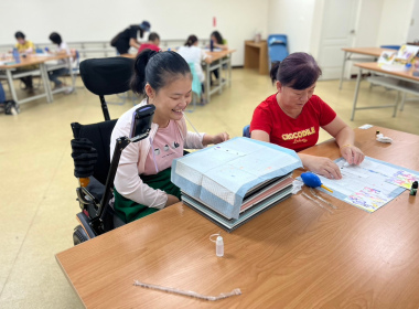 身障學員創作(酒精噴墨)